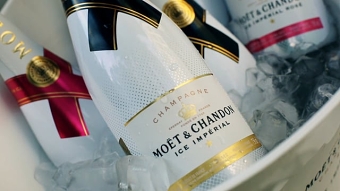 MOËT & CHANDON X VEUVE CLICQUOT - BUBBLES ON ICE