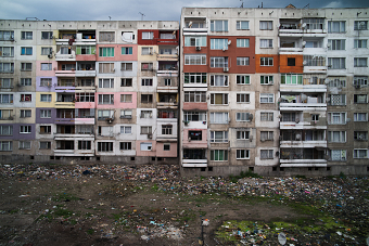 Adam Hinton, Bulgaria's Roma Community