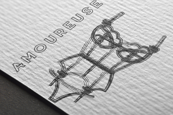 AMOUREUSE Label