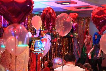 Show the Love - Glitter Karaoke Disco