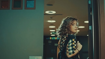 Merlyn - Aklim Basimda Degil [Official Music Video]