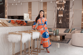Spacious Luxury Hall Interior Design
