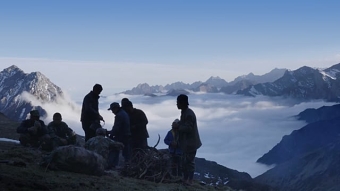Le peuple au dessus des nuages - Documentaire