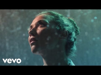 Lisa Hanningan - Undertow
