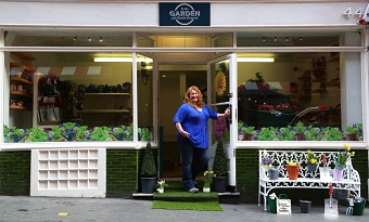 Charlie Dimmock - Poundland
