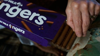 Cadbury Fingers - Sign With Fingers Big and Small