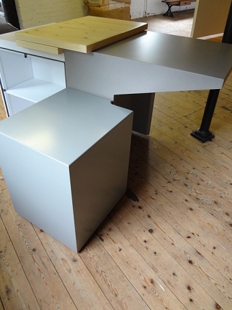 Design & Build Collections Display Counter