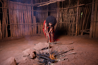 SAFARI YA UMOJA MWAKI FIRE LIGHT BOMAS KENYA PORTRAIT