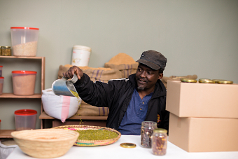 CEREALS WINNOWING PORTRAITS