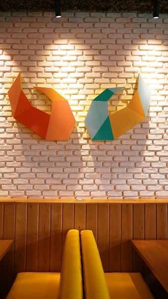 Clams and Claws Restaurant