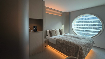 MOOONS Hotel
