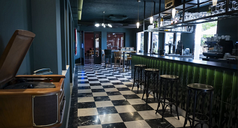 HOTEL RESTAURANT LES VIGNES BLANCHES BEAUCAIRE FRANCE