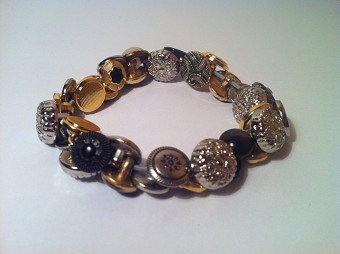 BUTTON JEWELLERY