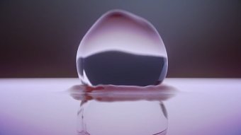 Impression in slow motion