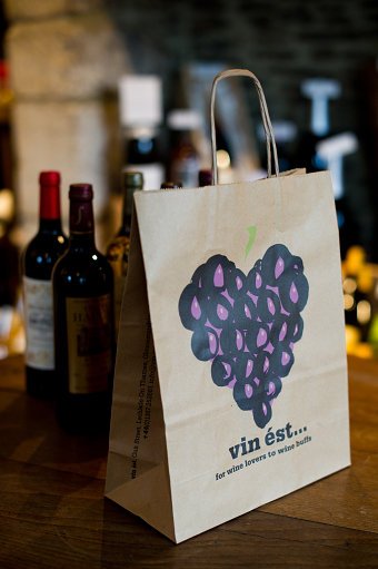 Vin est