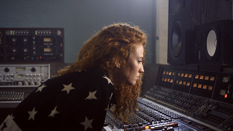 HTC, Believers: Jess Glynne