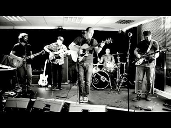 The Longsands - Standing In The Shadows
