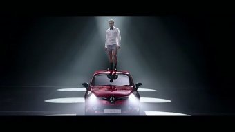 RENAULT CLIO - BE MOVED, NOT DRIVEN