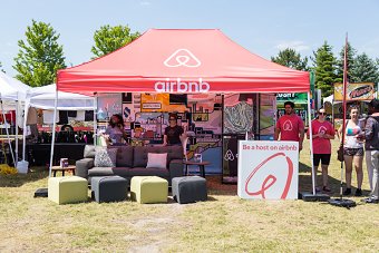 Dave Murray illustrates Toronto for Airbnb