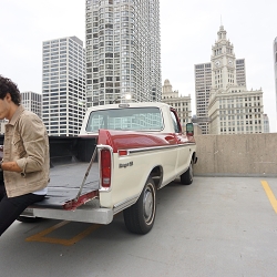  ‘In Bed With’ Concert Series Turns an Old Ford Pickup Into Venue For Stripped Down Performances