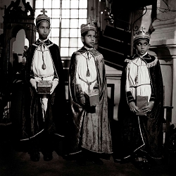 AMERICAN PHOTOGRAPHY 33 AWARD