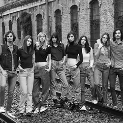 B&W 90s / Revista Remix