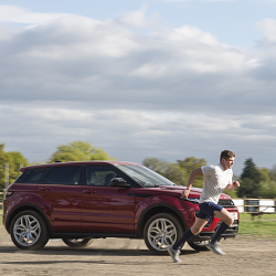 Range Rover Evoque vs Owen Farrell