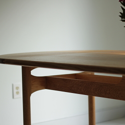 Dinning table in Oak