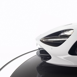 WIRED / McLaren 720S
