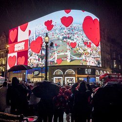 Chubby Hearts Over London