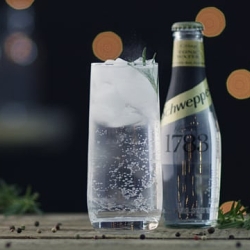 Schweppes Makes Gin & Tonic - Screen Test
