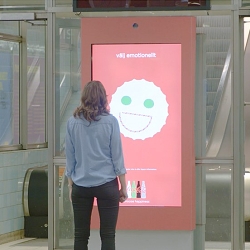 Coca-Cola - Coke-Moji Happiness Experiment