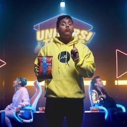 Doritos - Universitubers - Estornudo