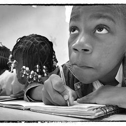 M O M E N T S – Kids @ School