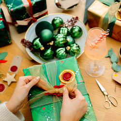 Tanqueray 'Reconnect this Christmas'