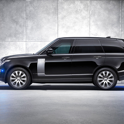 Land Rover // Range Rover Sentinel