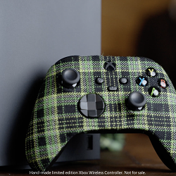 ADVNCR | Xbox Tartan Controller