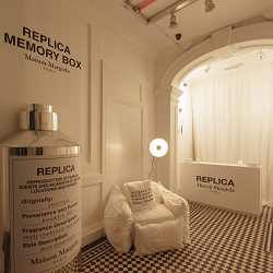 REPLICA MEMORY BOX