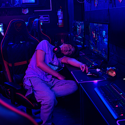 Pros never logout