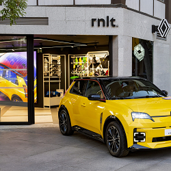 Creating rnlt© — Renault's new compact and immersive showrooms