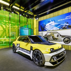 Renault Takes Over Odeonsplatz at IAA 2025 With an Immersive Brand Experience by Lonsdale