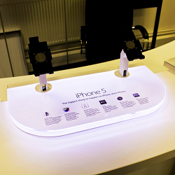 iPhone 5 Retail Display For Three Mobile