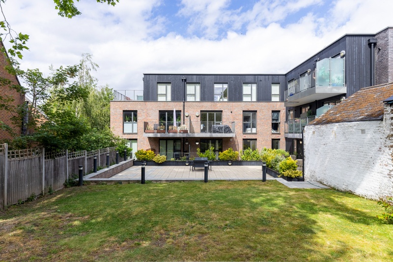 Roehampton Lane