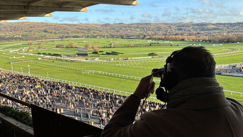 Glengouly Shines as Cheltenham Christmas Meeting Backs Hunt Family Fund