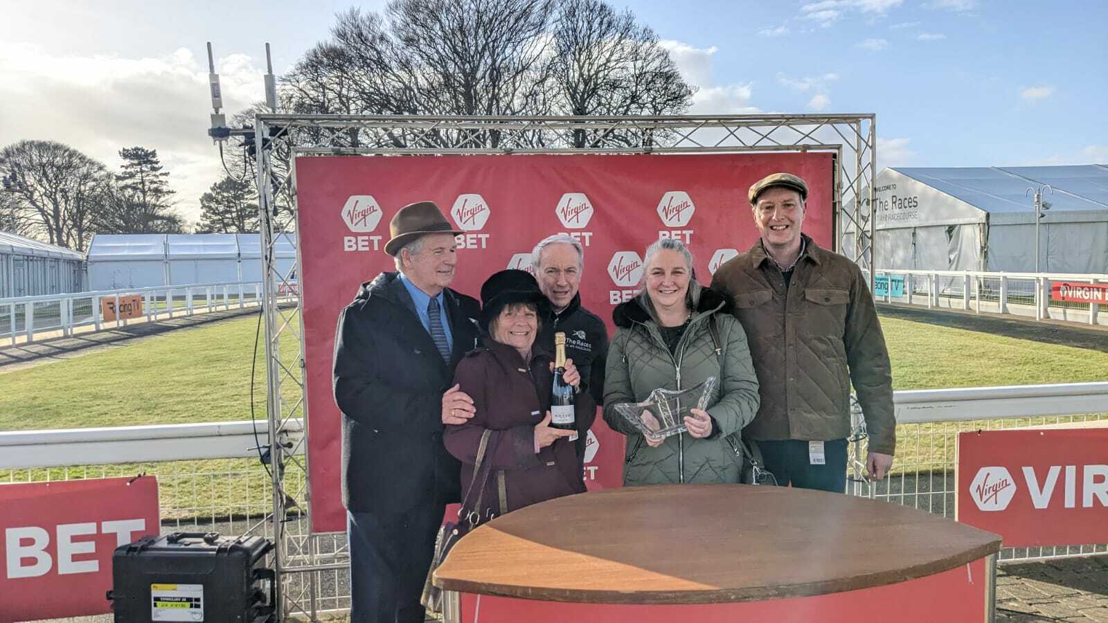 Marlacoo wins over hurdles and continues a hot streak for RaceShare's Jumps squad!