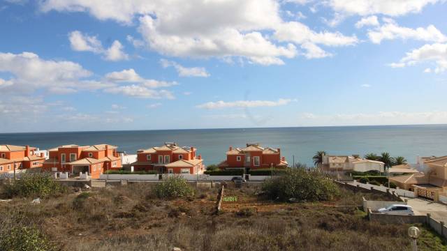 Moradia T3+2 Arrendamento em Luz,Lagos