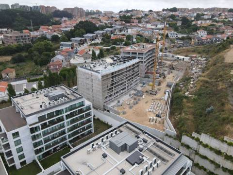 New 1 bedroom apartment with parking space in Canidelo