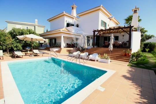 House in Faro