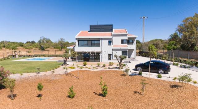 Villa in Loulé