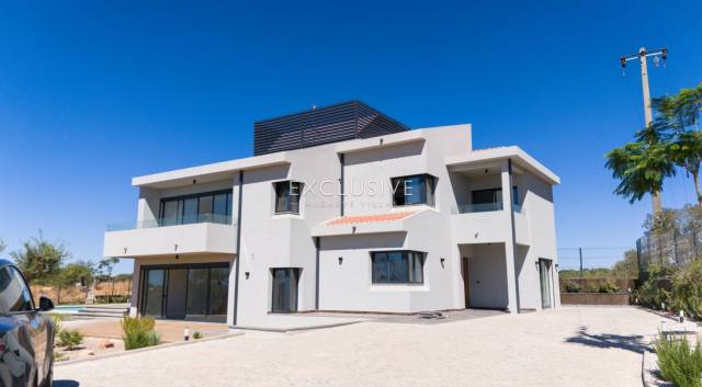 Villa in Loulé